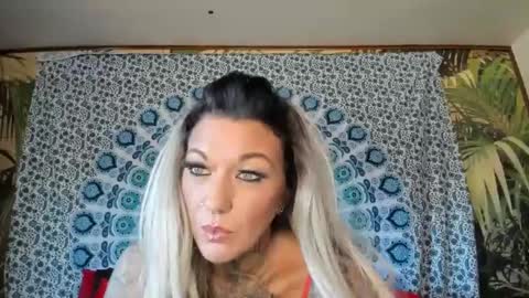 MonroeSkye online show from December 16, 8:48 pm