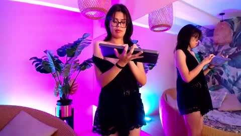 Moon online show from February 22, 2:51 pm