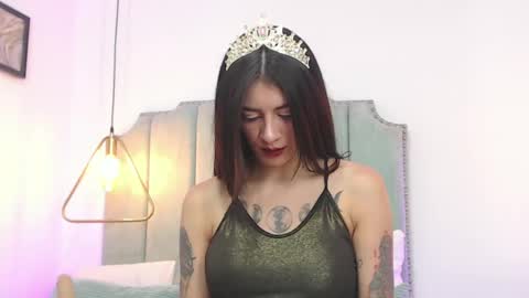 Moon online show from April 17, 2:08 pm