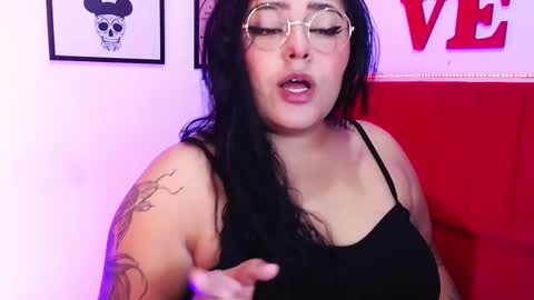 moon_sunflowers online show from March 4, 2:49 am