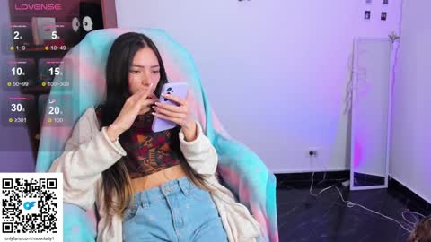 MOON  online show from January 22, 2:15 am