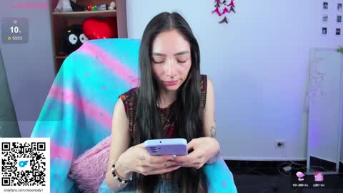 MOON  online show from January 29, 9:07 pm