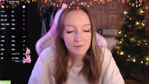 Snapshot of moonlish_siren chatting on December 24, 7:00 pm Katrin online show from December 24, 7:00 pm