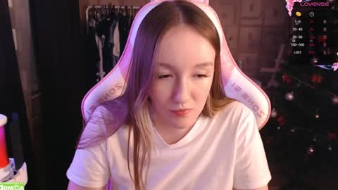 Snapshot of moonlish_siren chatting on January 26, 9:51 pm Katrin online show from January 26, 9:51 pm