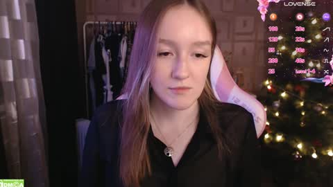 Snapshot of moonlish_siren chatting on January 13, 9:09 pm Katrin online show from January 13, 9:09 pm