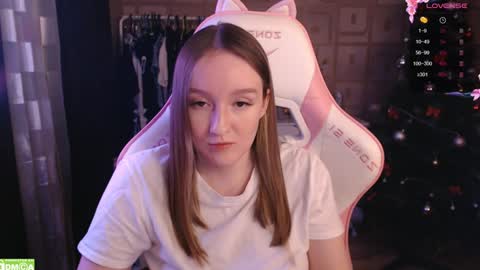 Snapshot of moonlish_siren chatting on January 25, 9:57 pm Katrin online show from January 25, 9:57 pm