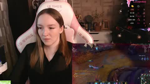 Snapshot of moonlish_siren chatting on January 21, 10:51 pm Katrin online show from January 21, 10:51 pm