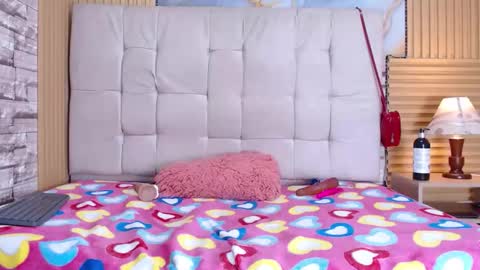 moxiemonclair303av online show from April 18, 12:40 pm