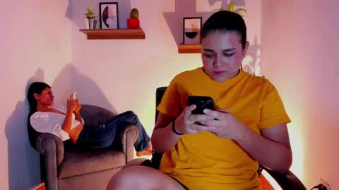 Laura online show from March 6, 1:05 am