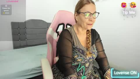 ms_samanta online show from April 6, 11:33 am