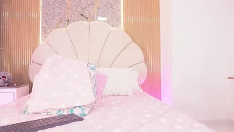 Manuela  online show from November 5, 3:23 am