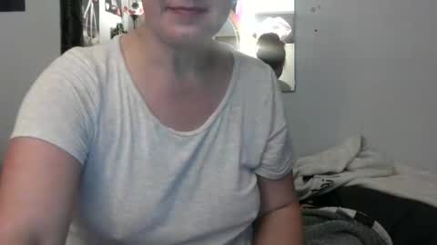 mswhitneyy online show from March 18, 5:01 am