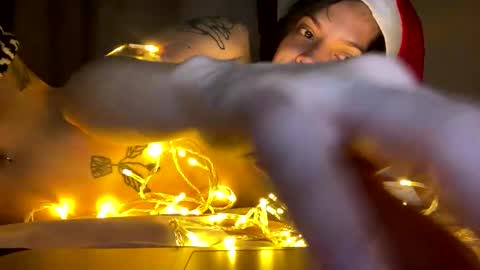 Snapshot of munchi_ chatting on December 18, 10:19 am online show from December 18, 10:19 am