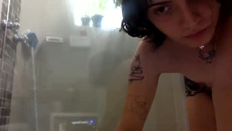 Snapshot of munchi_ chatting on February 22, 3:42 pm online show from February 22, 3:42 pm