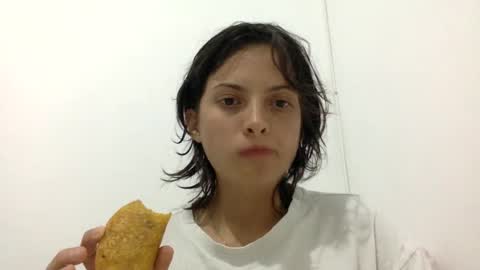 Snapshot of munchi_ chatting on January 14, 11:58 pm online show from January 14, 11:58 pm