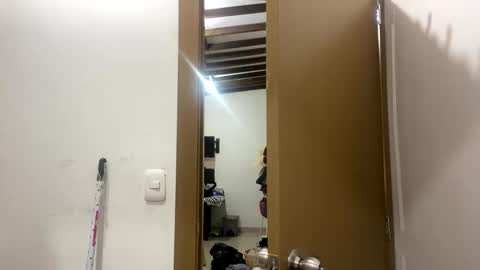 Snapshot of munchi_ chatting on January 20, 1:50 am online show from January 20, 1:50 am