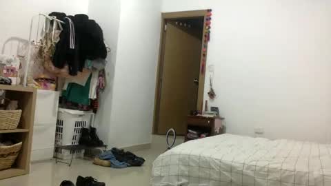 Snapshot of munchi_ chatting on December 15, 4:29 am online show from December 15, 4:29 am