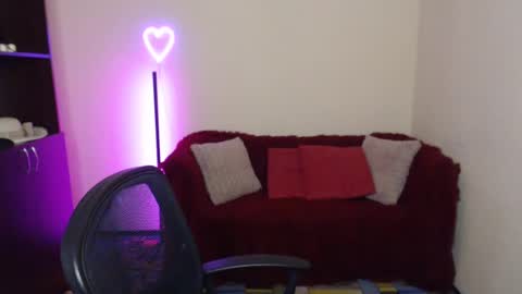 Jenya online show from February 19, 5:05 am