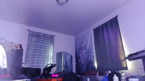 ghost mantis online show from April 18, 1:08 am