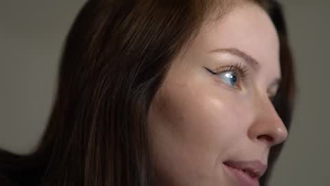 STELLA online show from April 19, 6:10 pm