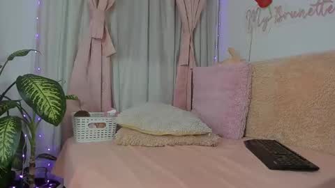 my_brunetteee online show from November 8, 4:17 am