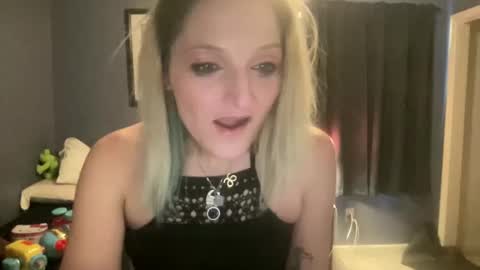 myahdiction online show from November 14, 6:08 pm