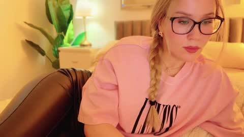 Mya-be Yours P online show from April 4, 9:24 pm