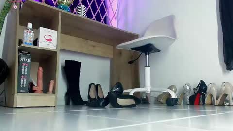 myla sarah1 online show from February 19, 4:39 pm