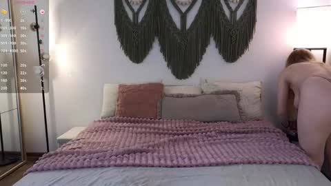 Alice online show from March 27, 12:06 pm