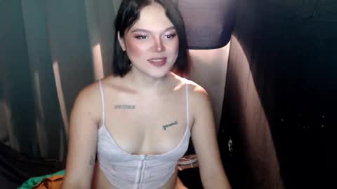 UR GIRL NEXTDOOR online show from March 3, 5:16 am