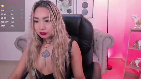 mystic_nova_ online show from March 17, 11:36 am