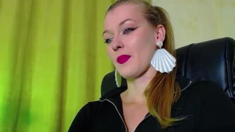 mysticvenus_ online show from November 28, 4:43 pm