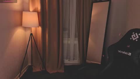 naavyy online show from November 27, 1:47 pm