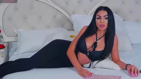 Michelle  online show from November 5, 9:31 pm