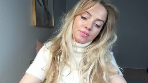 Nadyasoft online show from January 22, 8:06 pm