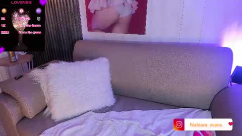 NAHIARA EVANS online show from July 10, 7:42 am