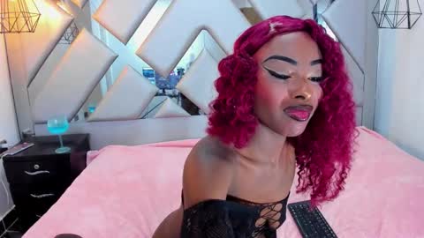 Nahomi  online show from October 10, 2:05 am