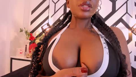 Nahomi online show from March 5, 2:35 pm