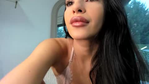 Naila online show from November 12, 10:02 am