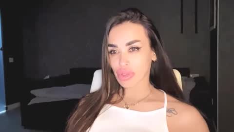 Lady online show from June 2, 8:10 pm