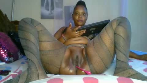 nanachocolate25 online show from March 31, 8:20 pm