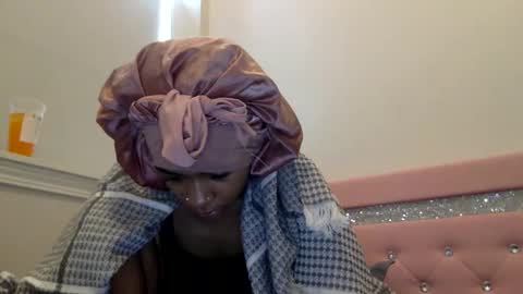 nanaonn online show from February 25, 3:54 pm