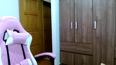 nanis online show from November 25, 4:53 pm