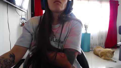 nanna yoshi online show from December 11, 8:28 pm