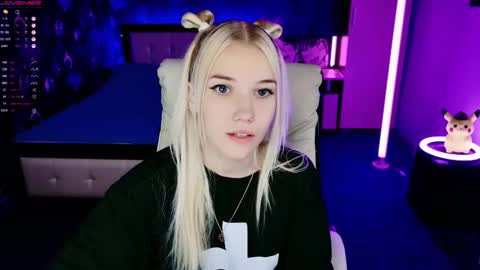 naomihita online show from November 2, 3:59 pm