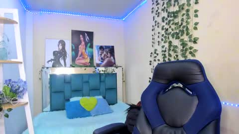 naomy online show from February 9, 11:47 am