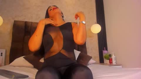 Naomy Smith online show from November 26, 11:33 am