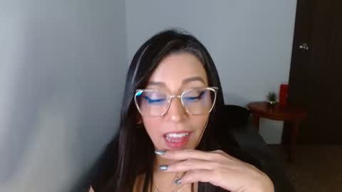 nathalia online show from February 26, 1:14 am