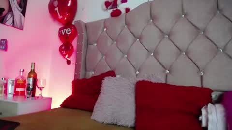 nat_evans8 online show from July 14, 3:55 am