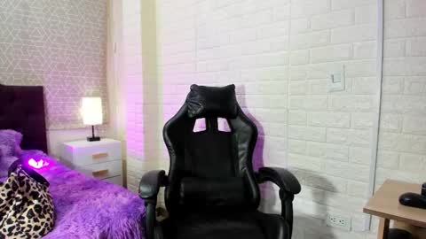 Natalia Kiss online show from February 3, 12:10 pm